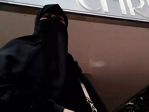 مشهد الثدي البرية مع ...