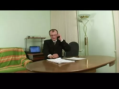 الساقين على الكتف في ...